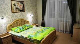 Гостевой дом Aparthotel Absolyut Нижнекамск Двухместный номер с 1 кроватью и собственной ванной комнатой-1