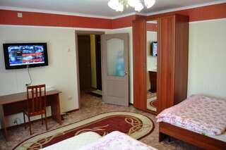Гостевой дом Aparthotel Absolyut Нижнекамск Двухместный номер с 2 отдельными кроватями и ванной комнатой-11
